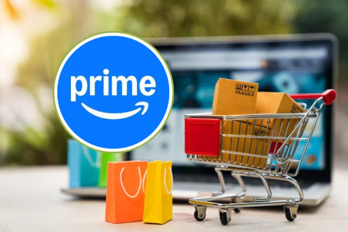 carrello in miniatura con pc e logo prime