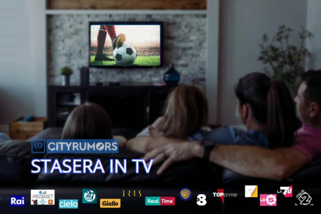 famiglia che guarda la tv