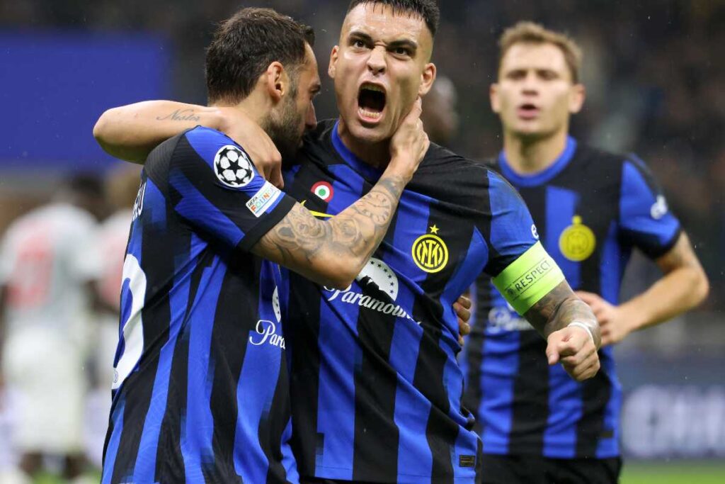 lautaro e calhanoglu esultano