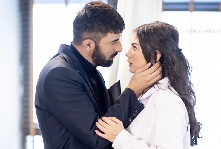 Demet Özdemir e Engin Akyürek sono Farah e Tahir in Io sono Farah