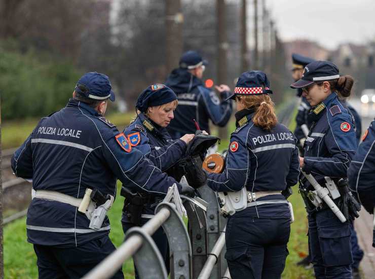 La polizia locale al lavoro