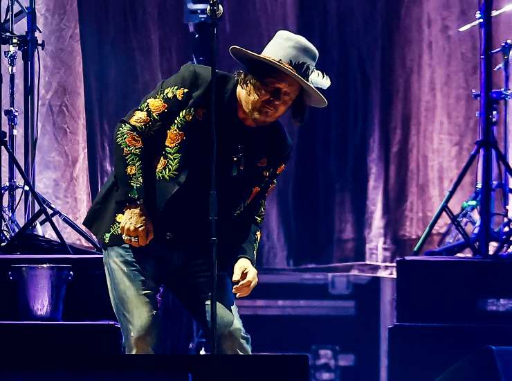 Zucchero durante un concerto