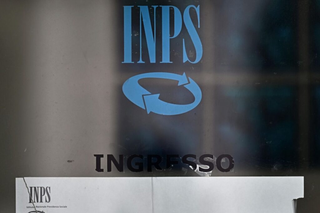 ingresso dell'ufficio dell'inps