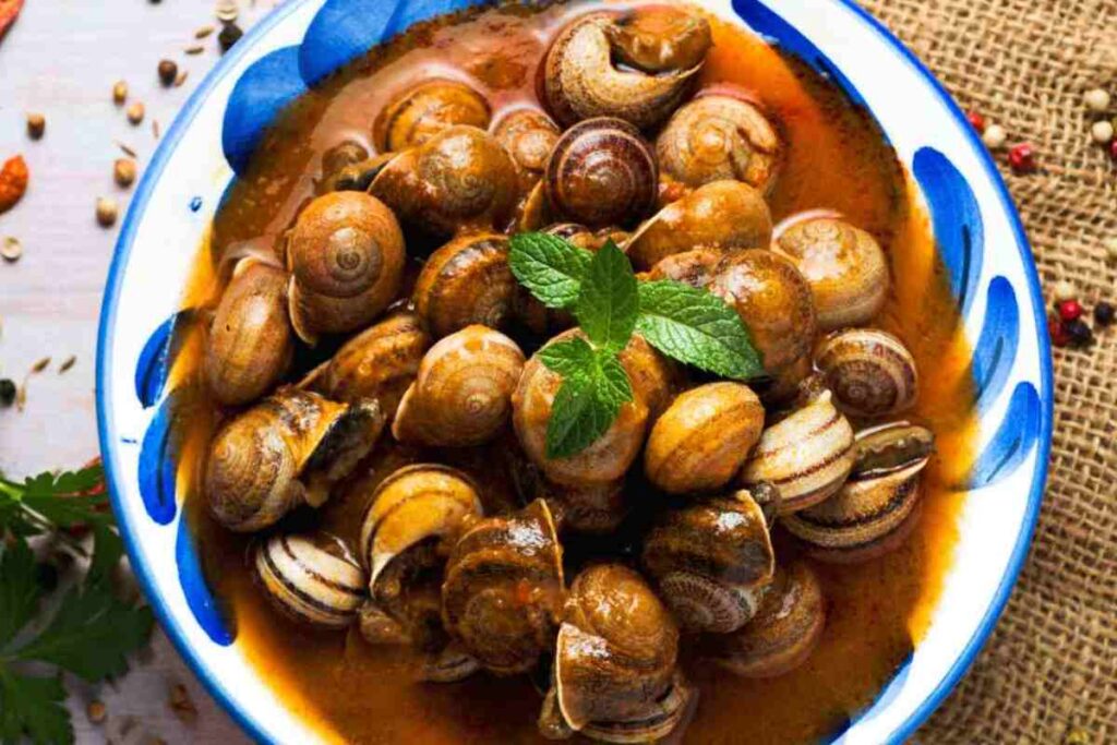 piatto con lumache al sugo