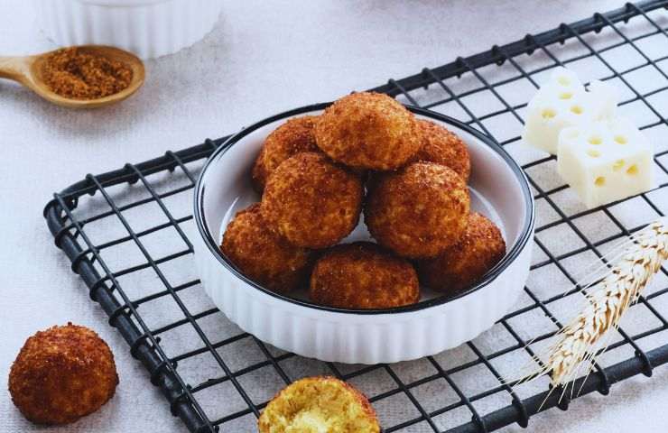 polpettine in un piatto