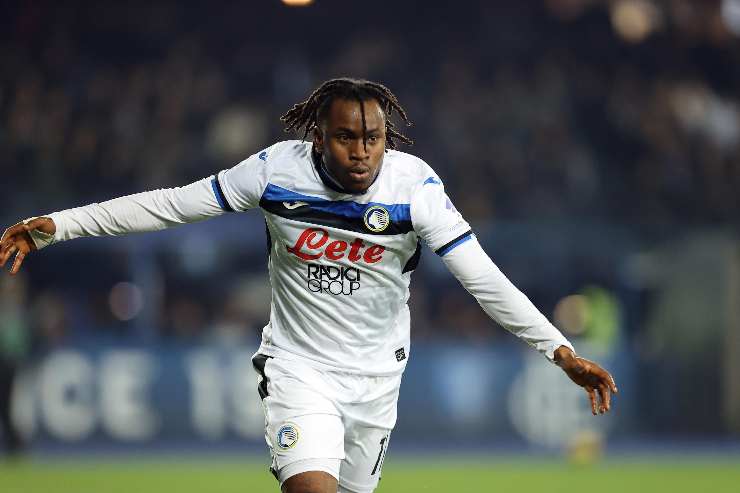 Lookman esulta in campo