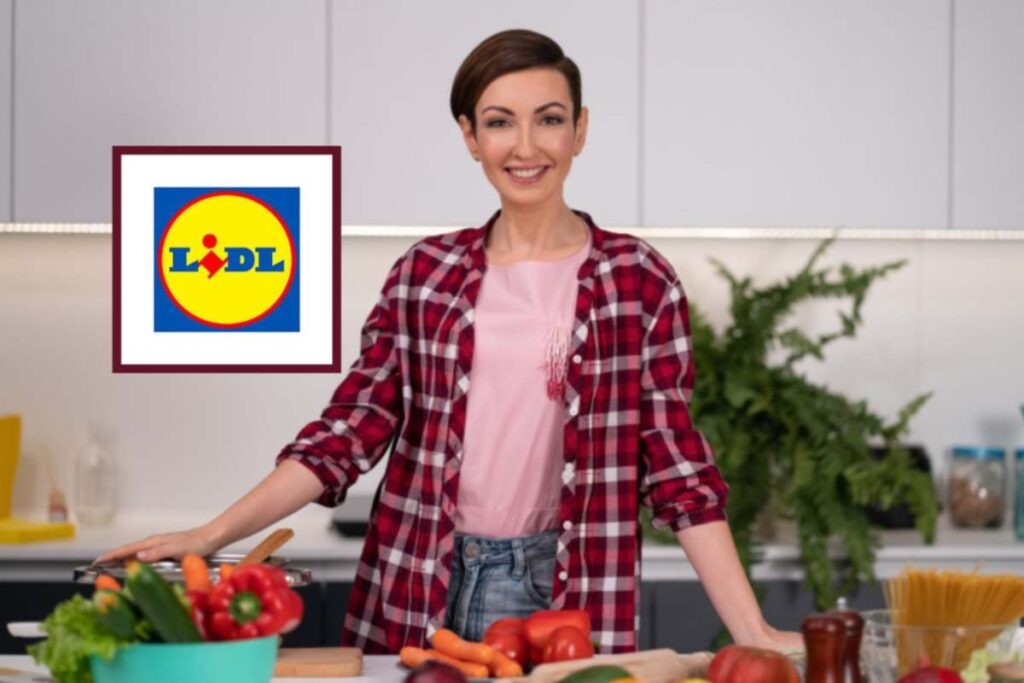 donna che sorride in cucina e logo lidl