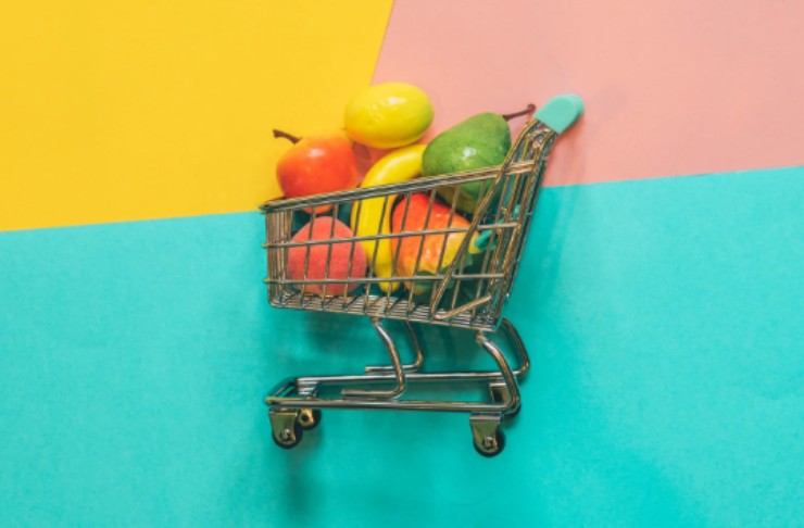 carrello pieno di frutta