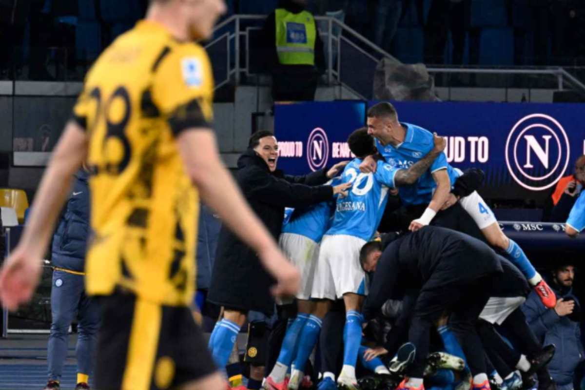 napoli esulta del gol contro l'inter