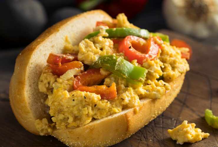 panino peperoni e uova