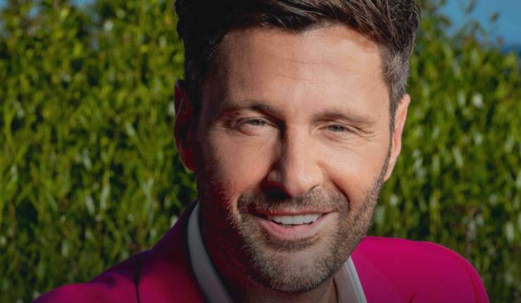 filippo bisciglia nella locandina di temptation island