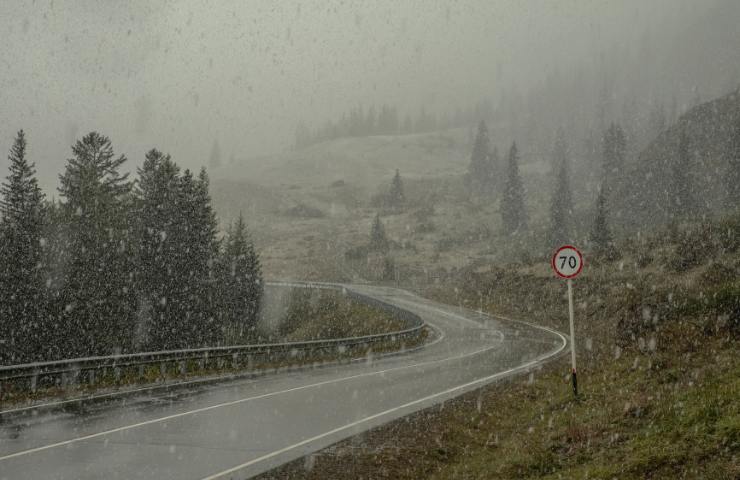 Uno scenario con pioggia