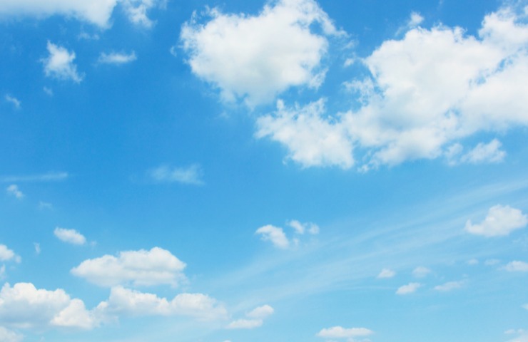 Un cielo sereno o poco nuvoloso