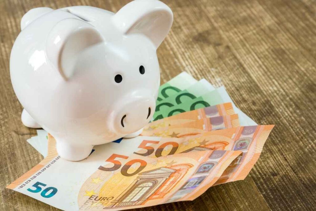 Banconote euro salvadanaio