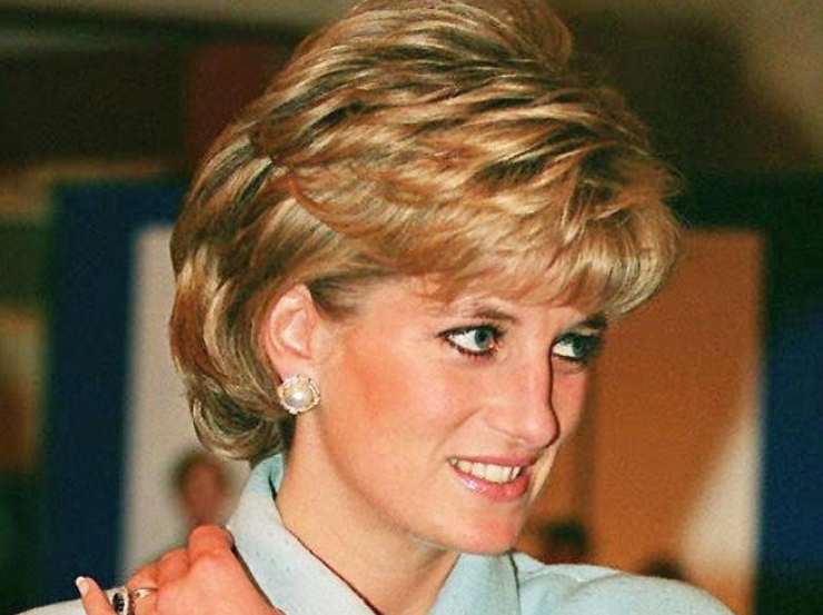 lady diana che sorride