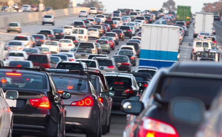 traffico auto in coda