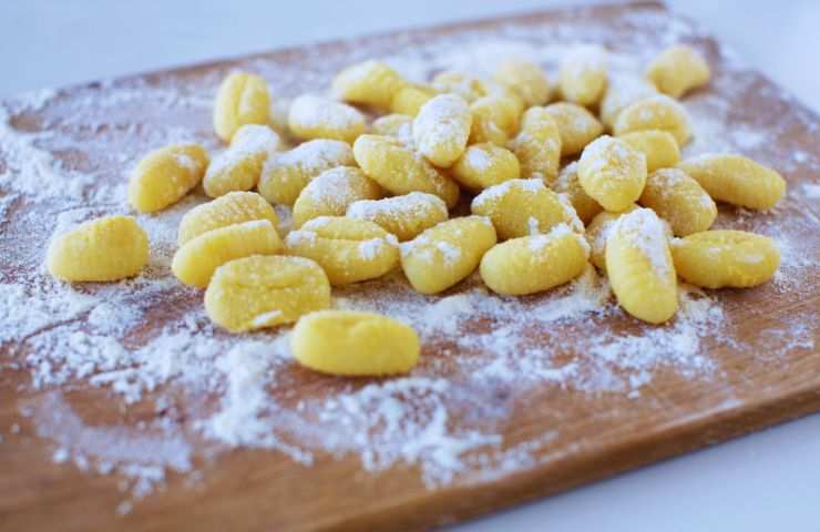 gnocchi su un tagliere