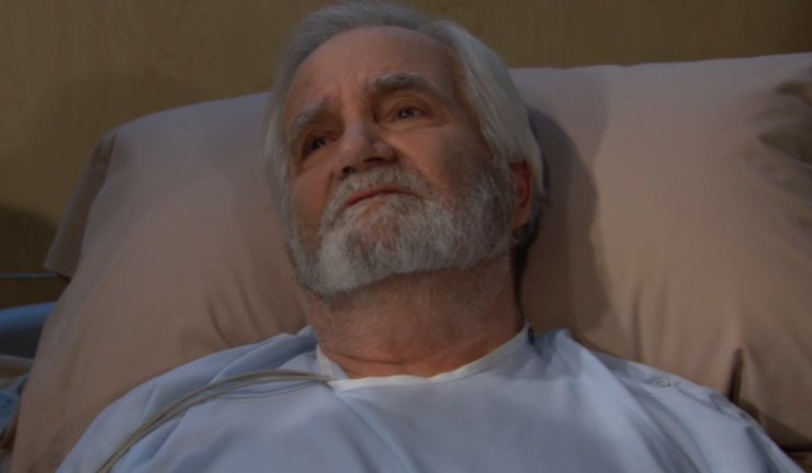 eric steso nel letto di ospedale in una scena di beautiful