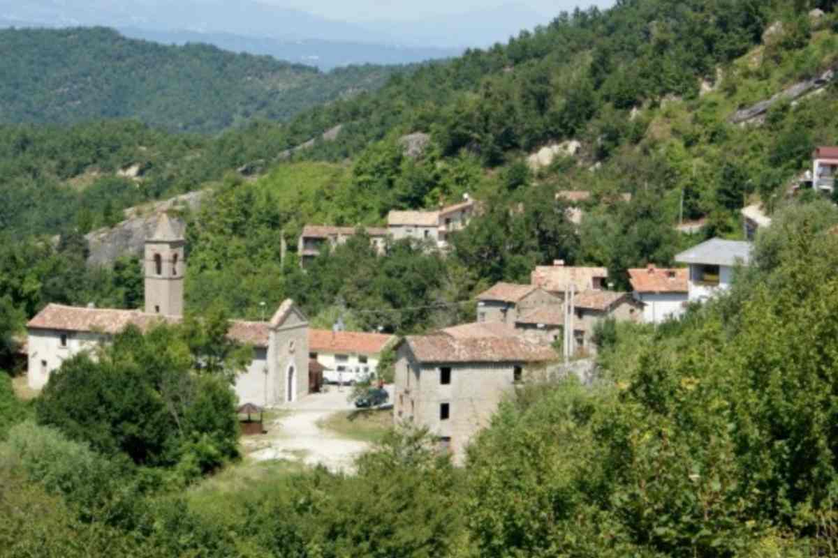 un borgo nella natura