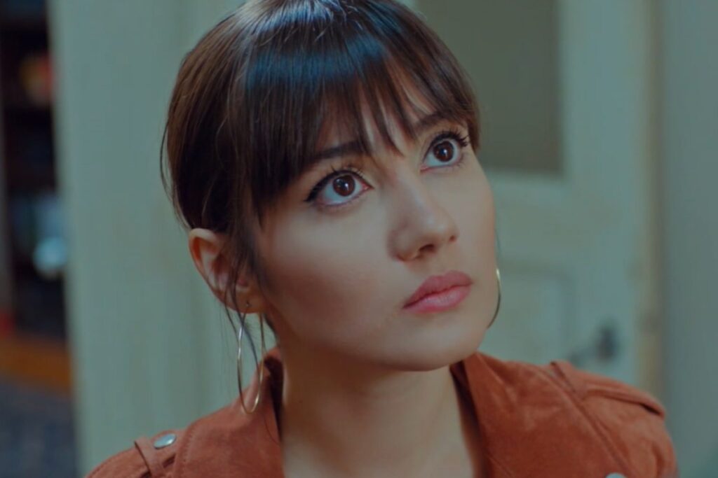 zeyenep in una scena di forbidden fruit