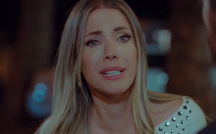 Yildiz in una scena di forbidden fruit