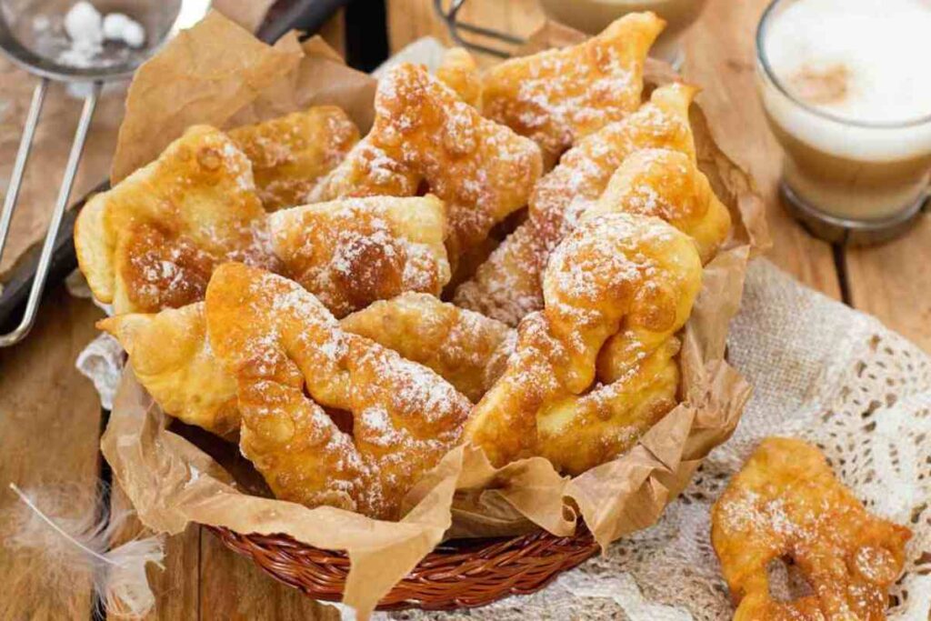 vassoio con fritti di patate