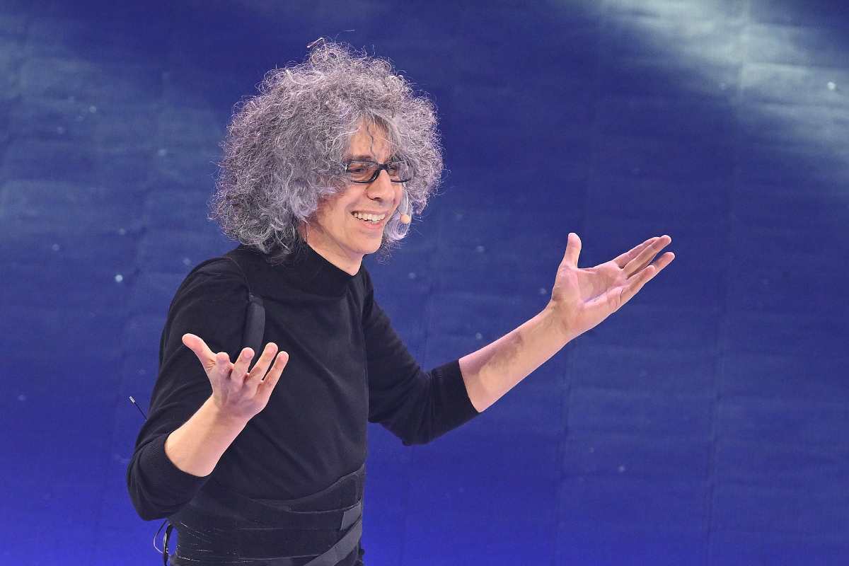 giovanni allevi a braccia aperte