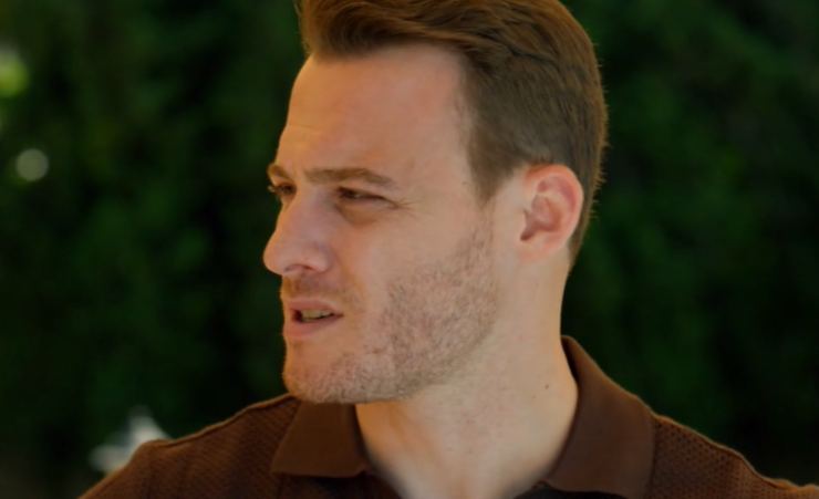 ates arrabbiato in una scena di if you love