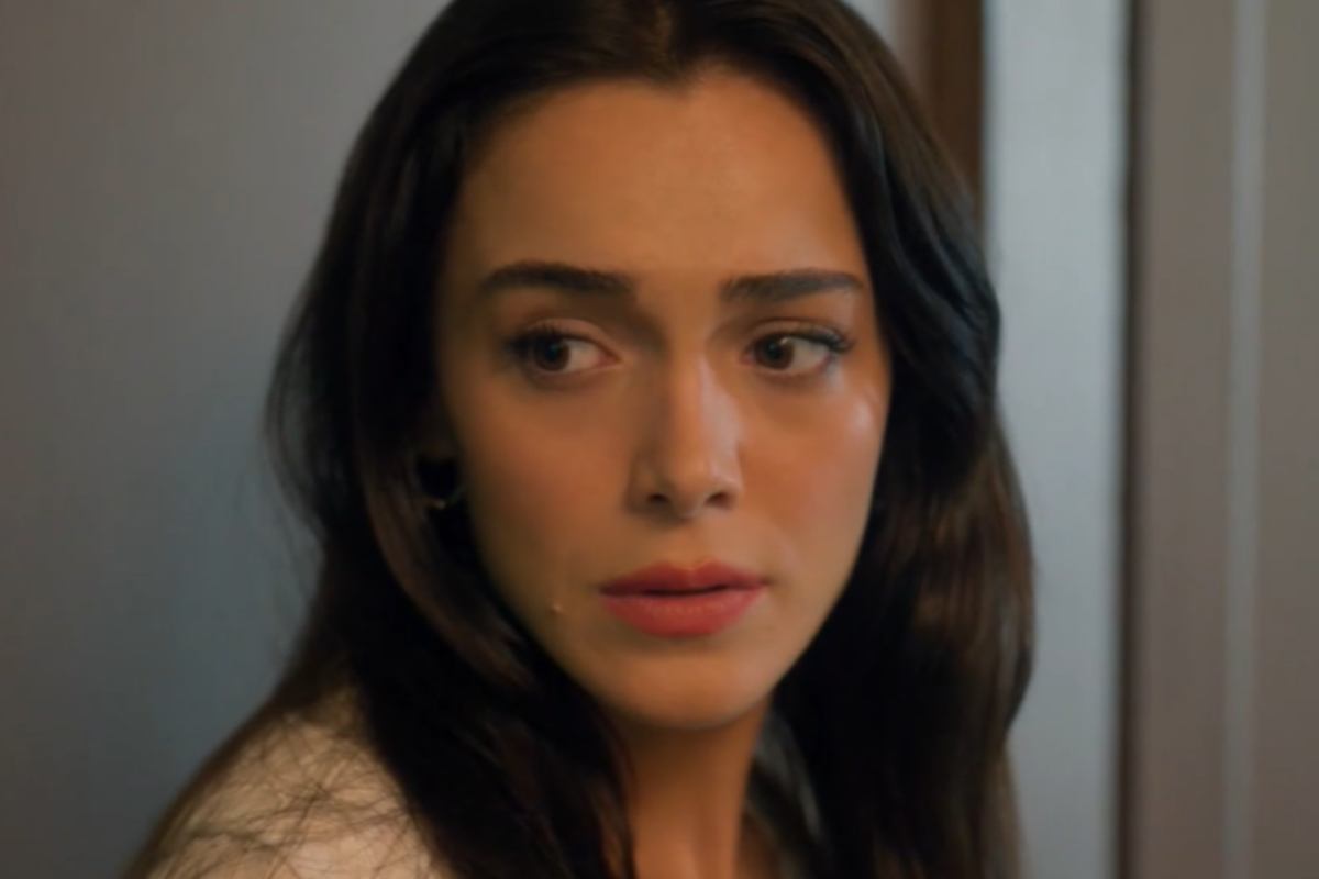 leyla in una scena di if you love