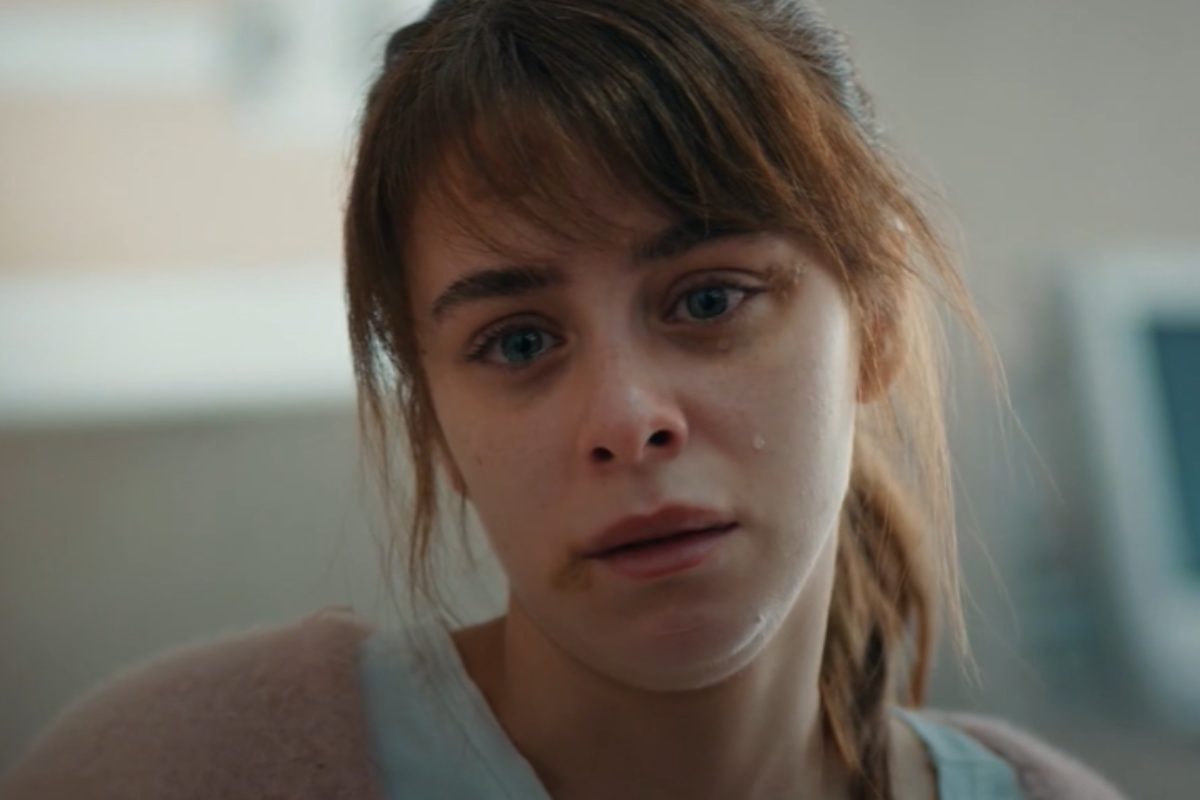 ela in una scena di innocence