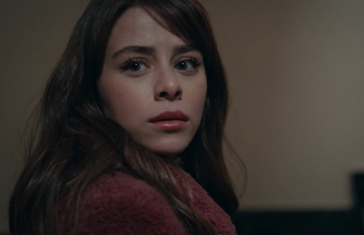 ela in una scena di innocence