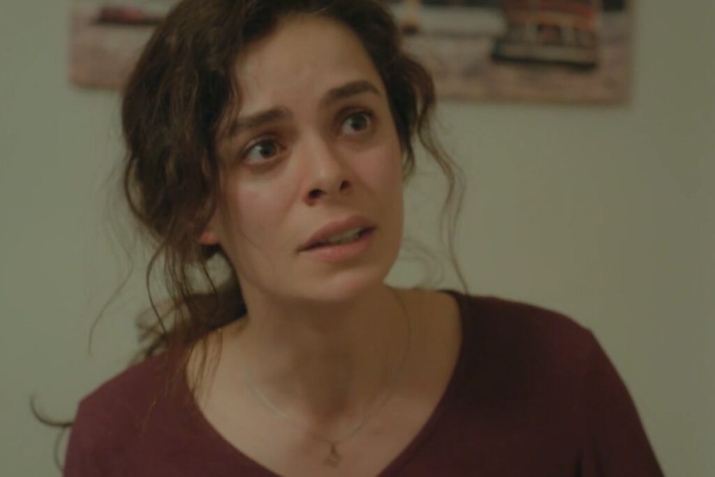 bahar in una scena de la forza di una donna