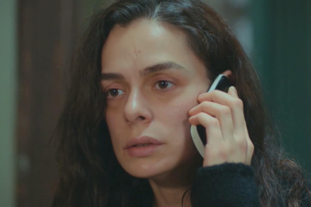 bahar in una scena de la forza di una donna