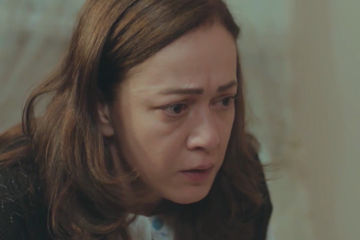 hatice in una scena de la forza di una donna