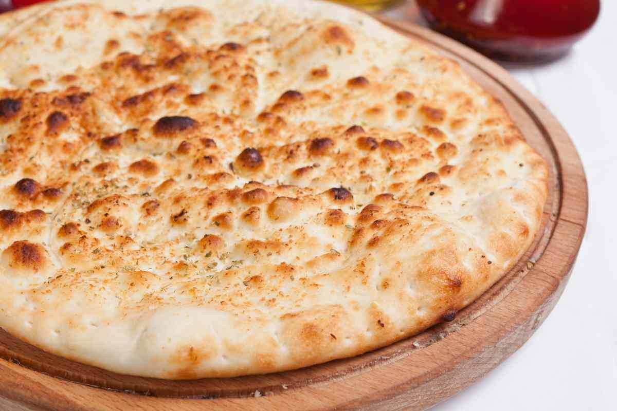 focaccia sul tagliere