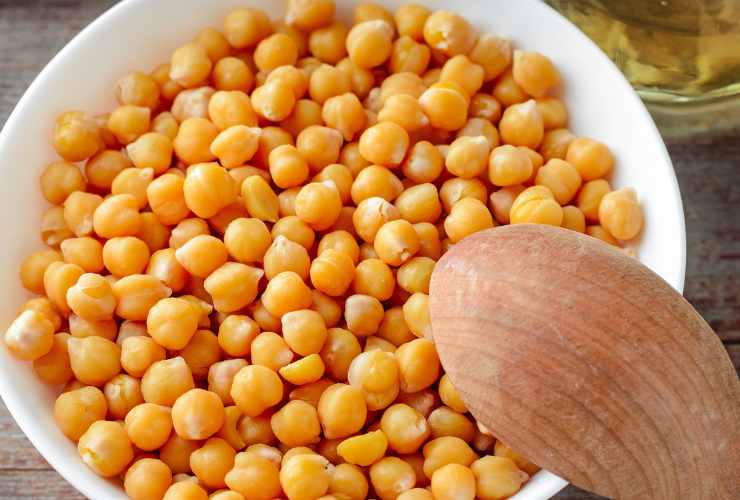 ceci cotti in una ciiotola