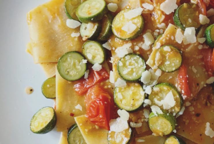 maltagliati con zucchine e pomodorini fumanti