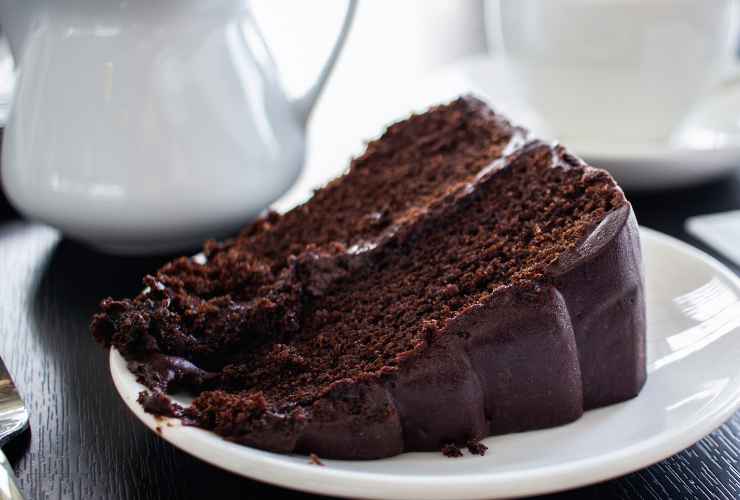 fetta di torta al cioccolato