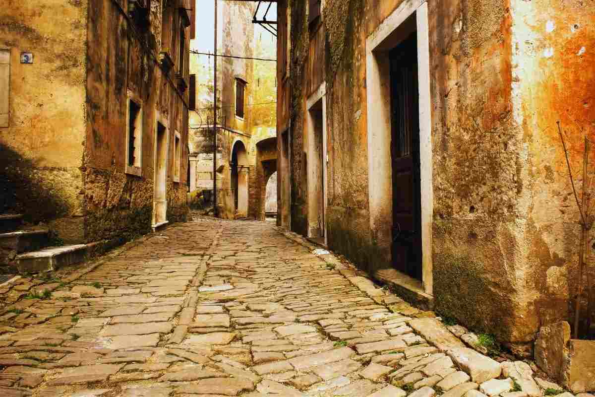 stradine di un borgo