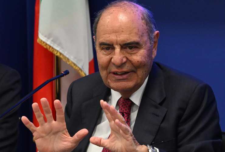 bruno vespa mentre parla