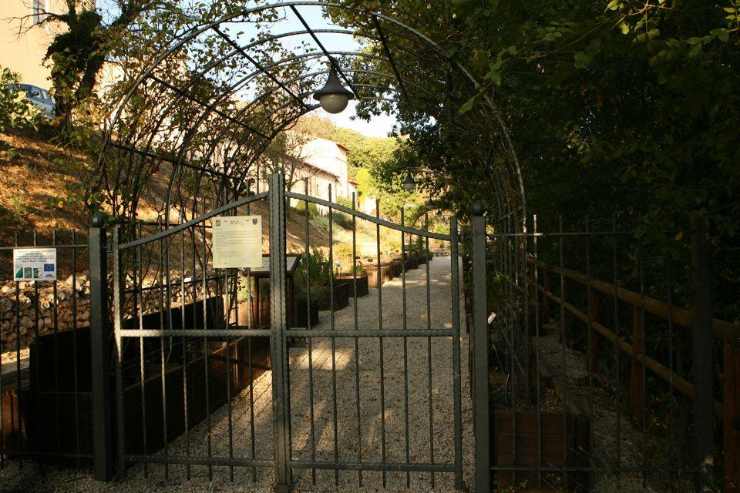 orto botanico visto dal cancello