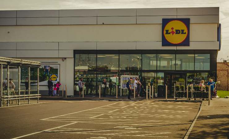 esterno di un supermercato Lidl