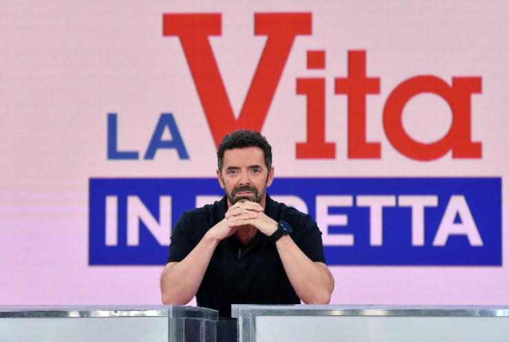 alberto matano nello studio de la vita in diretta