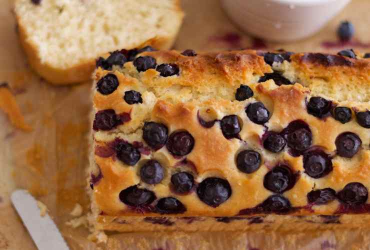 plumcake ai mirtilli