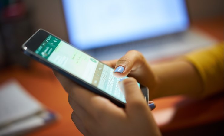 chattare su WhatsApp