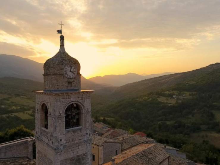 una chiesa dall'alto
