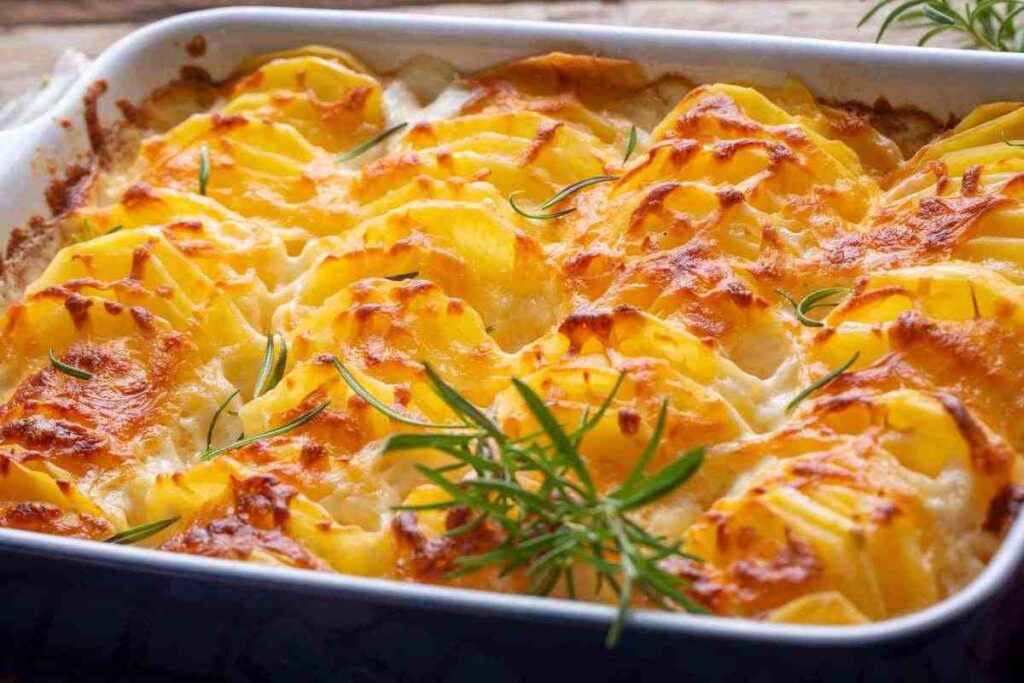 teglia di patate maritate abruzzesi fumante