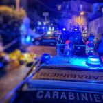 Auto dei carabinieri in strada