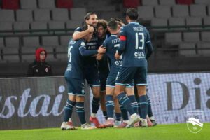 Il Pescara esulta dopo una rete