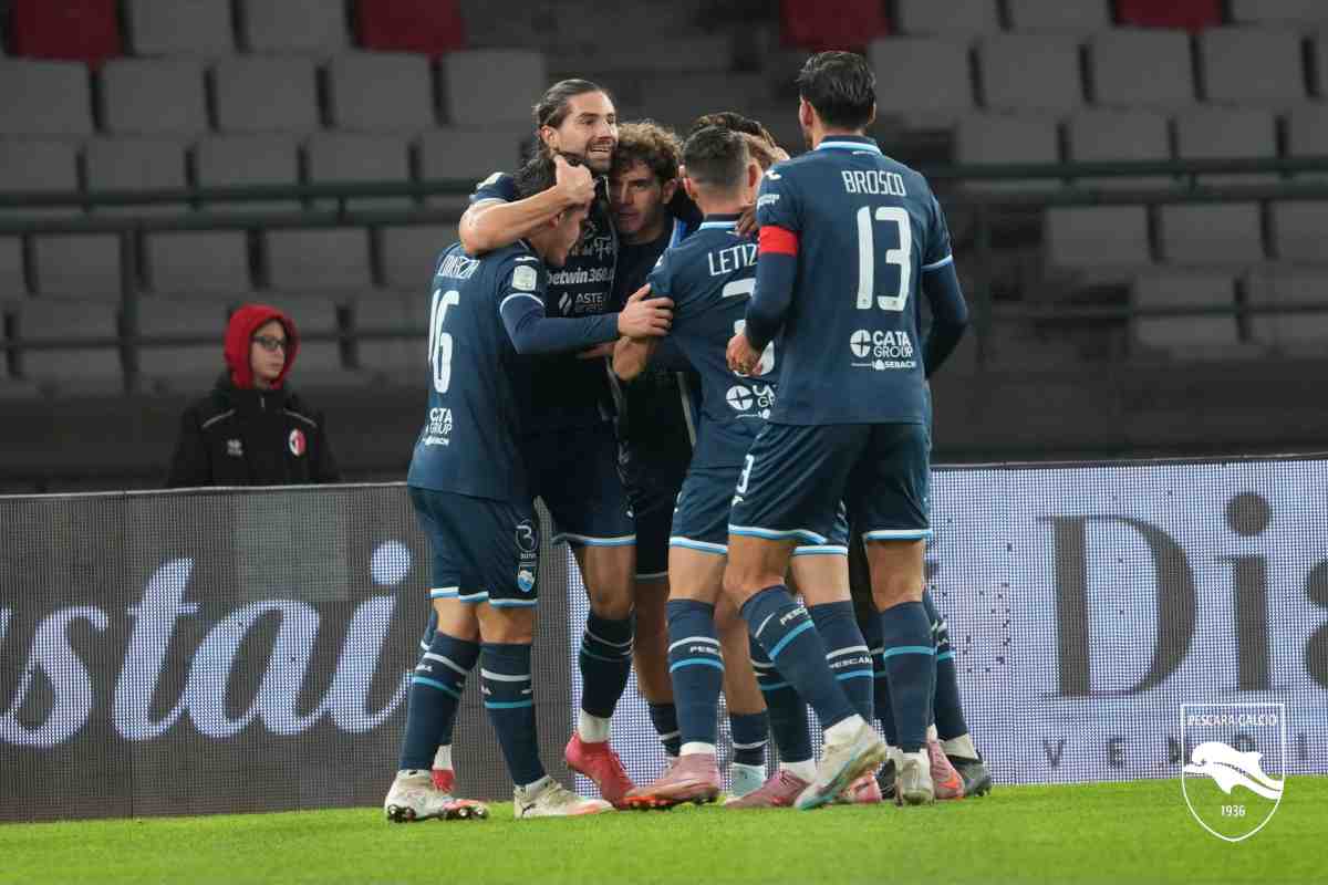 Il Pescara esulta dopo una rete